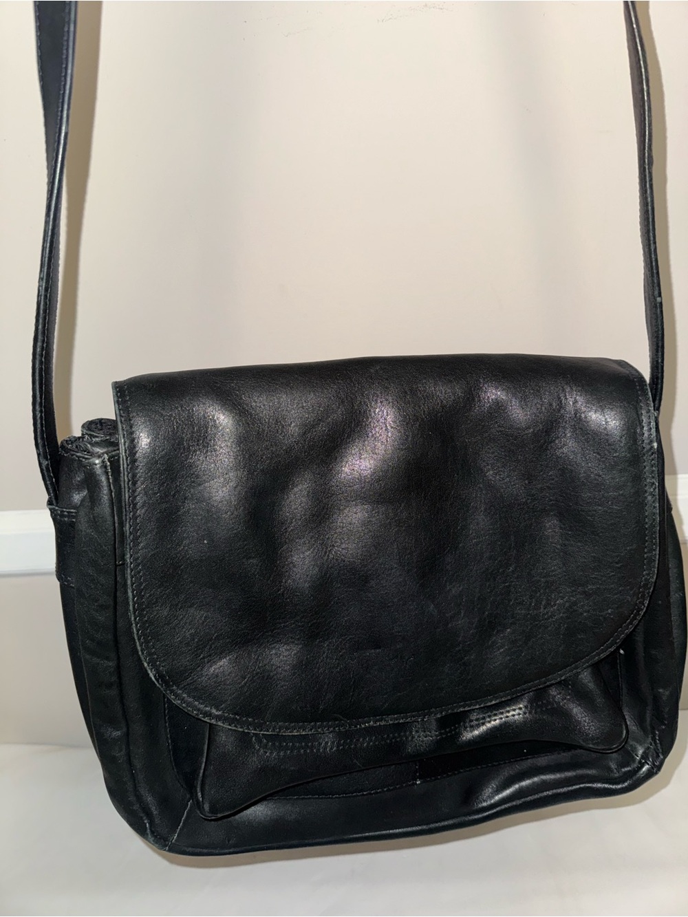 Tano Vintage Classic Black Leather Crossbody Bag